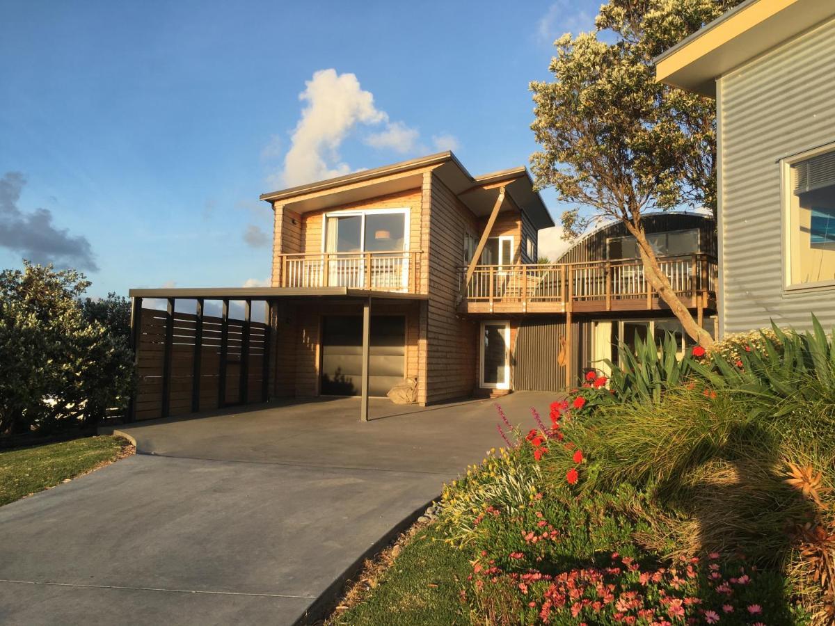 Chalet Cullen, Hotel Mangawhai Exterior photo